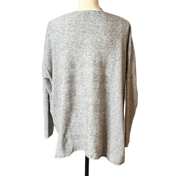 Joseph A Oversized Sweater w/Dolman Sleeves in Marled Gray and White Size Medium - Picture 3 of 6